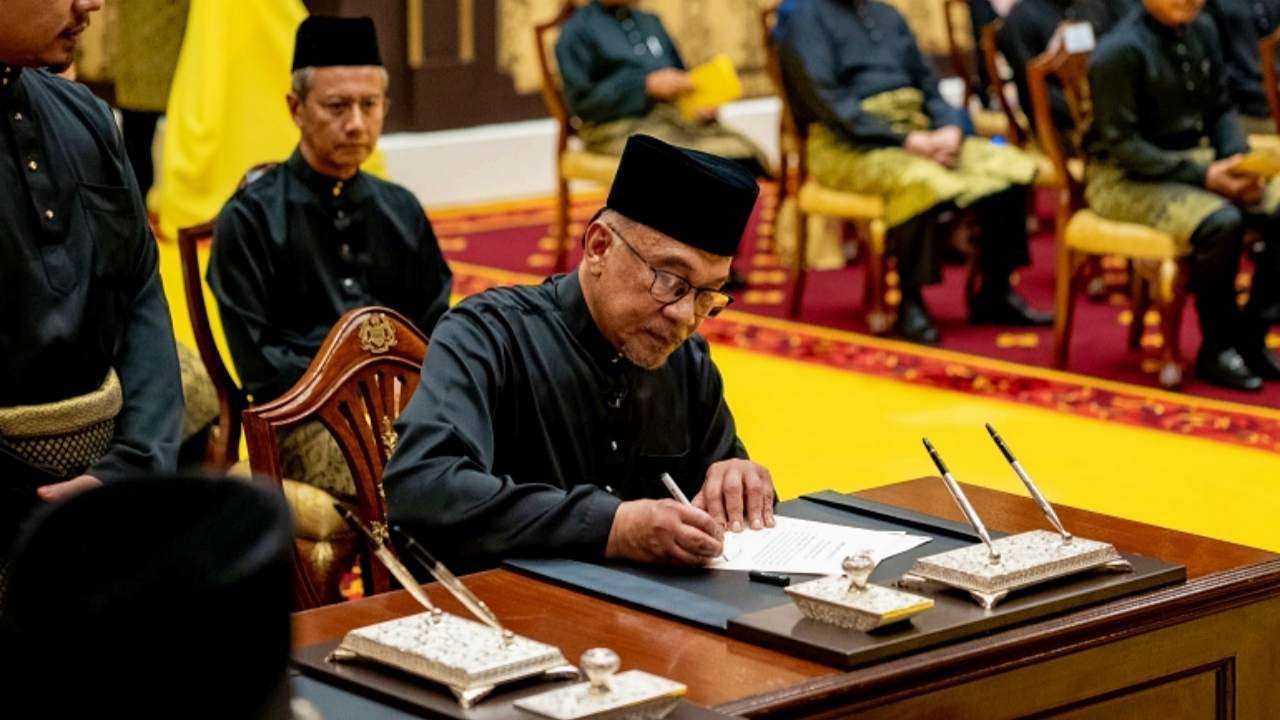 Anwar Ibrahim Sworn In As Malaysias PM